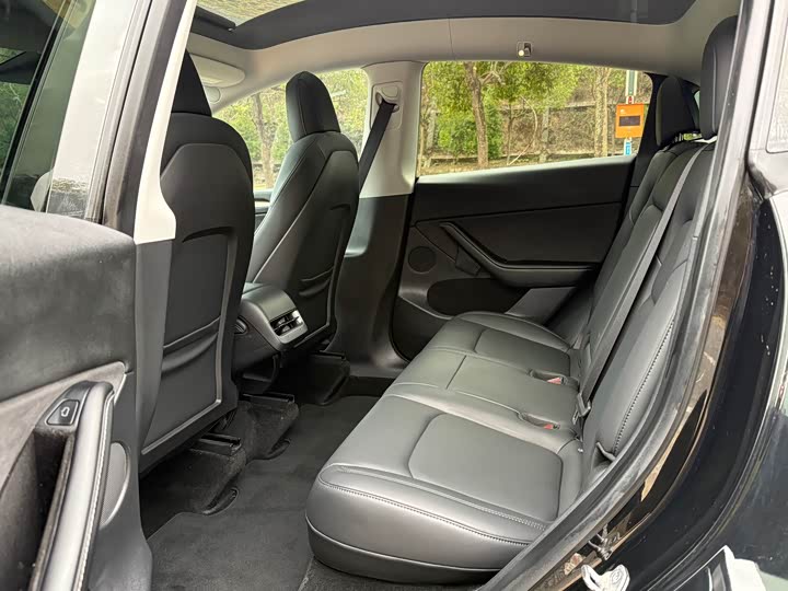 Фото 6 - Tesla Model Y