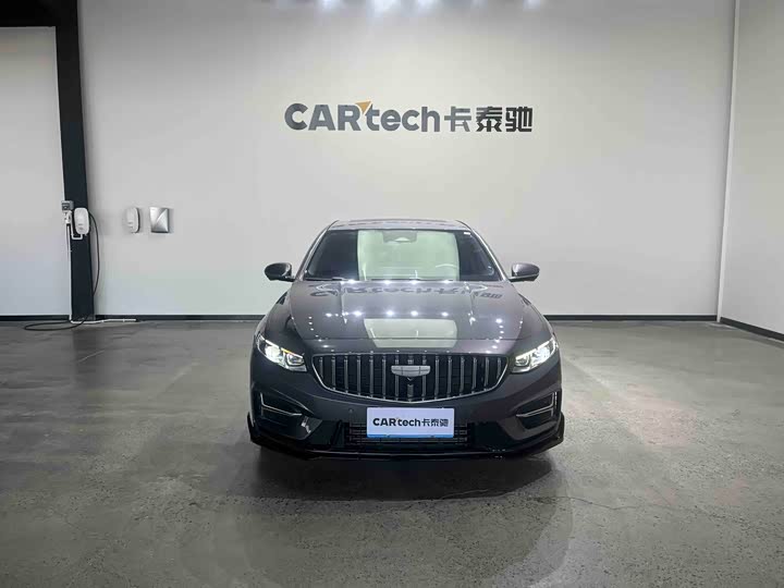 Фото 2 - Geely Preface