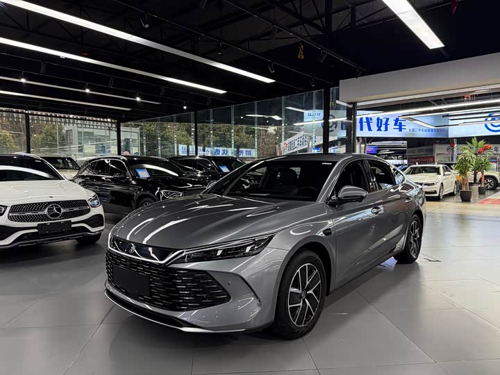 Фото 1 - BYD Qin L