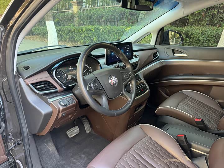 Фото 6 - Buick GL8 ES