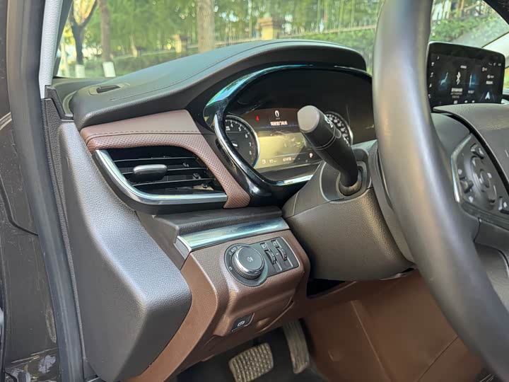 Фото 8 - Buick GL8 ES