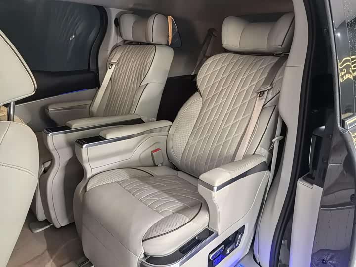 Фото 7 - Buick GL8 ES