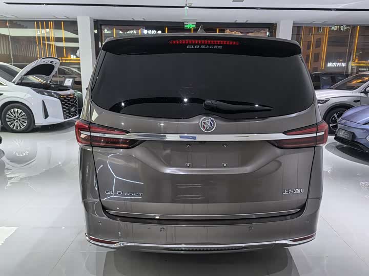 Фото 8 - Buick GL8 ES