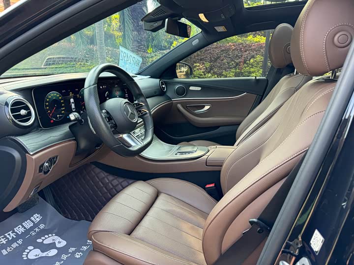 Фото 6 - Mercedes-Benz E-Class