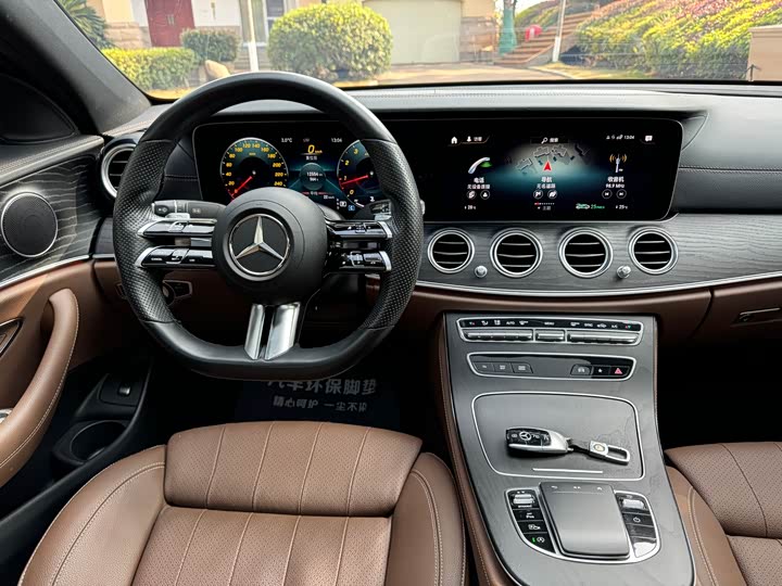 Фото 9 - Mercedes-Benz E-Class