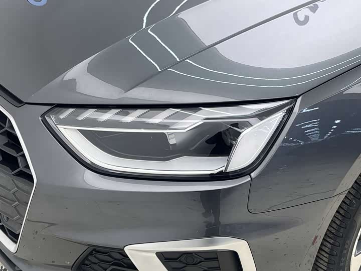 Фото 8 - Audi A4L