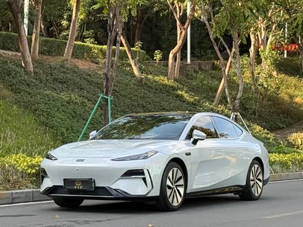 Фото 1 - Geely Galaxy E8