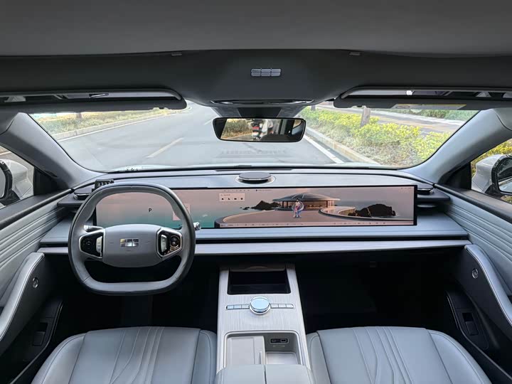 Photo 9 - Geely Galaxy E8