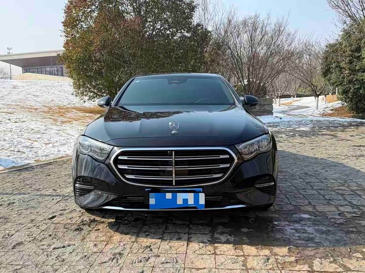 Photo 2 - Mercedes-Benz E-Class