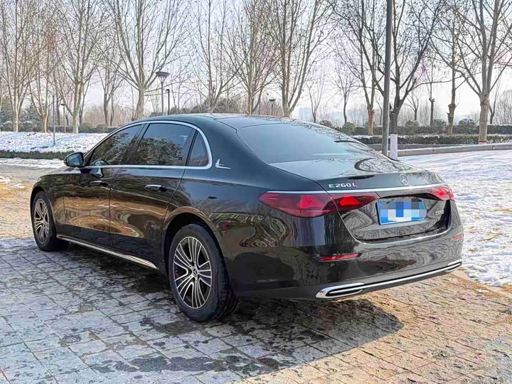 Photo 7 - Mercedes-Benz E-Class