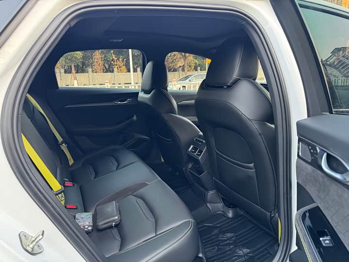 Photo 7 - Geely Preface