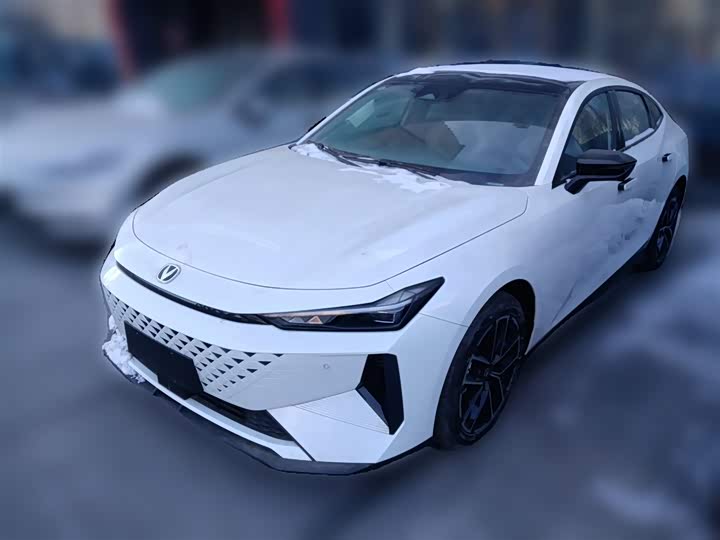 Фото 1 - Changan UNI-V Hybrid