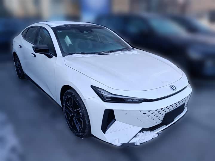 Фото 7 - Changan UNI-V Hybrid