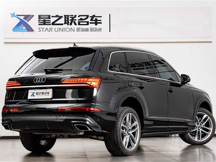 Фото 5 - Audi Q7