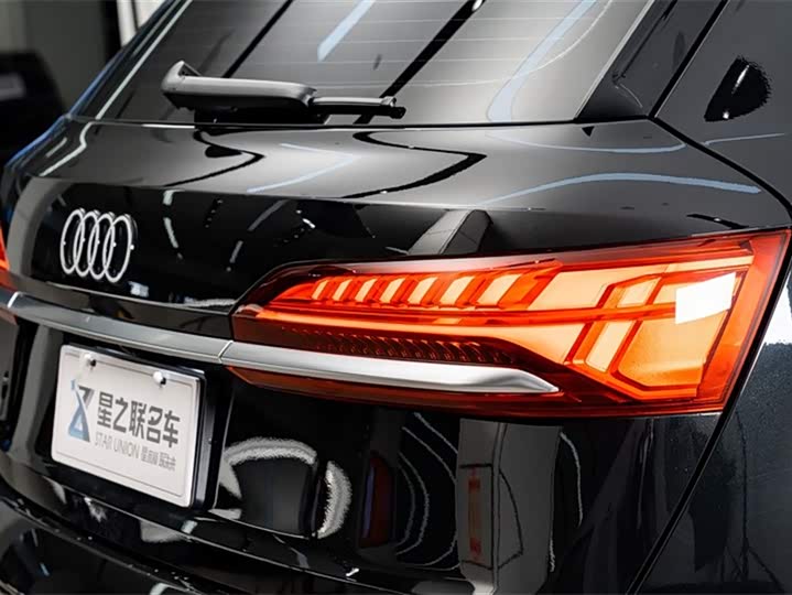 Фото 7 - Audi Q7