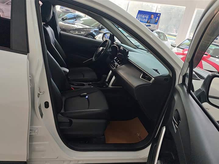 Фото 8 - Toyota Corolla Cross