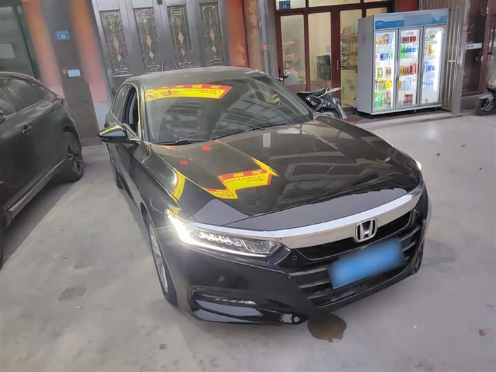 Фото 4 - Honda Accord