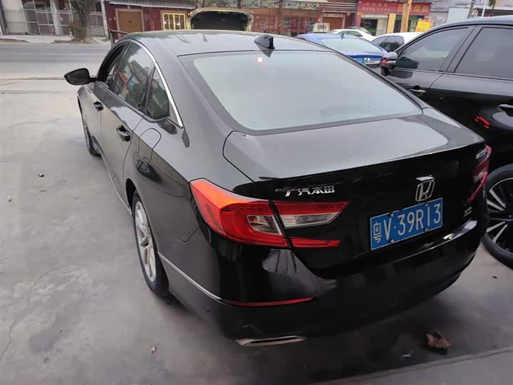 Фото 5 - Honda Accord