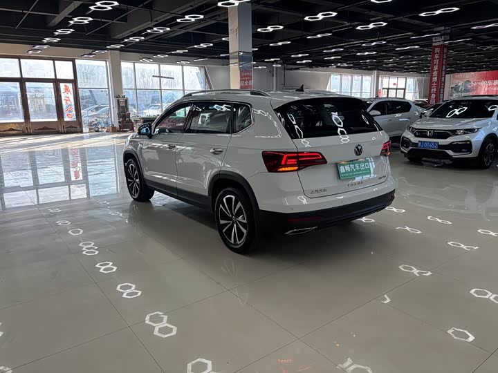 Фото 7 - Volkswagen Tharu