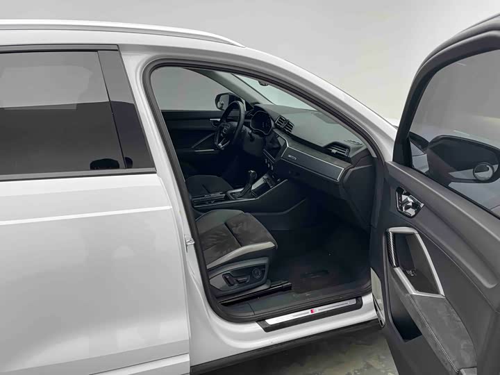 Фото 7 - Audi Q3