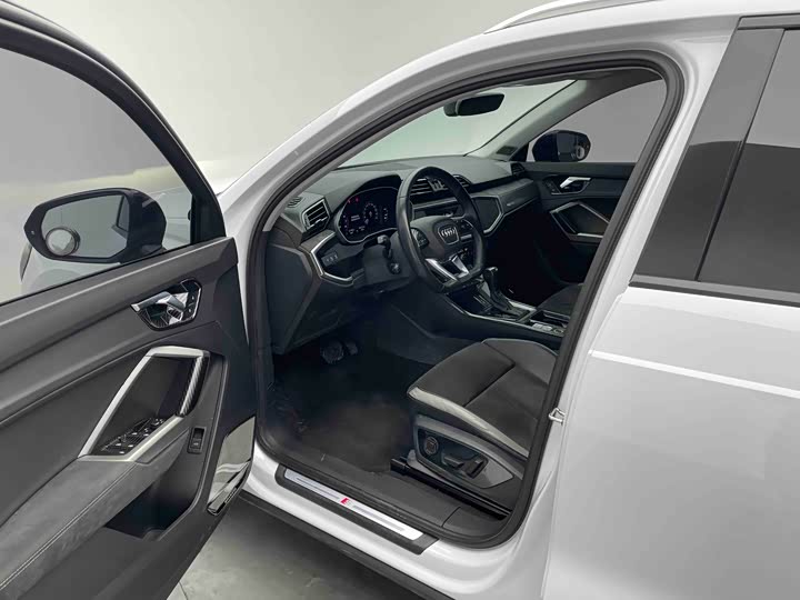 Фото 9 - Audi Q3