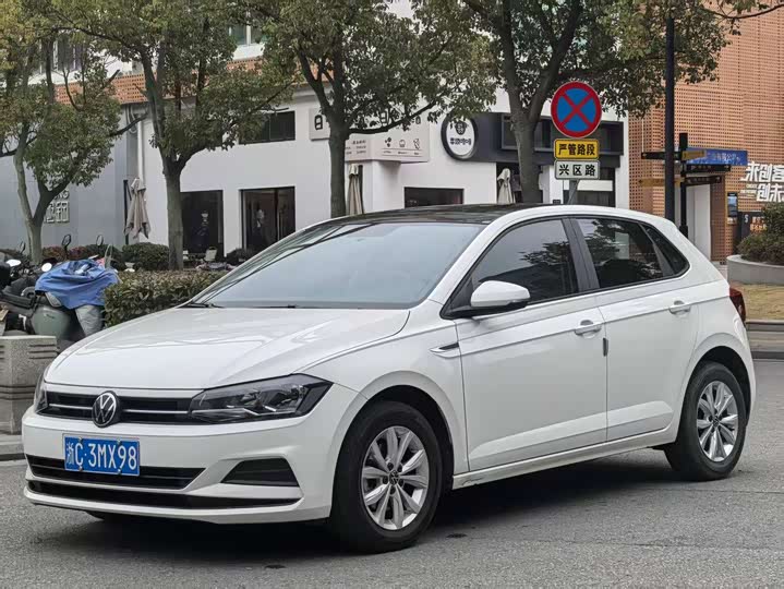 Фото 1 - Volkswagen Polo