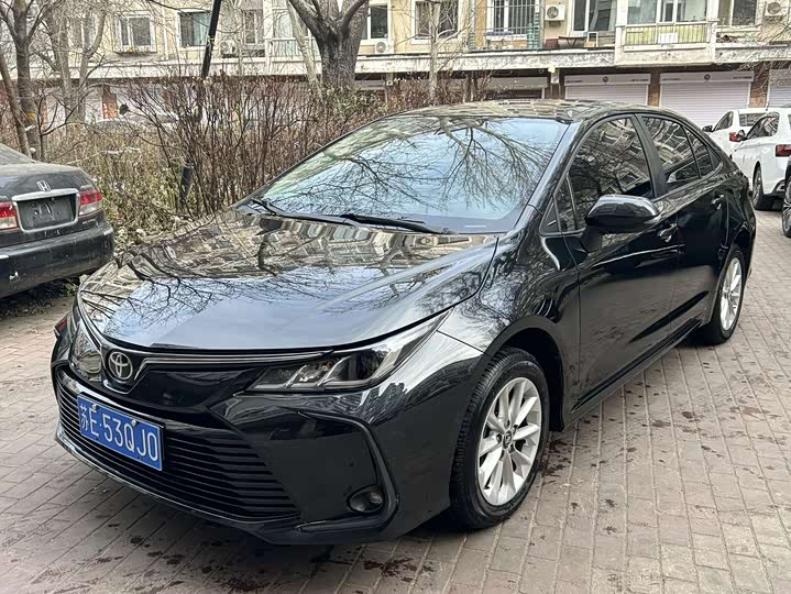 Фото 1 - Toyota Corolla