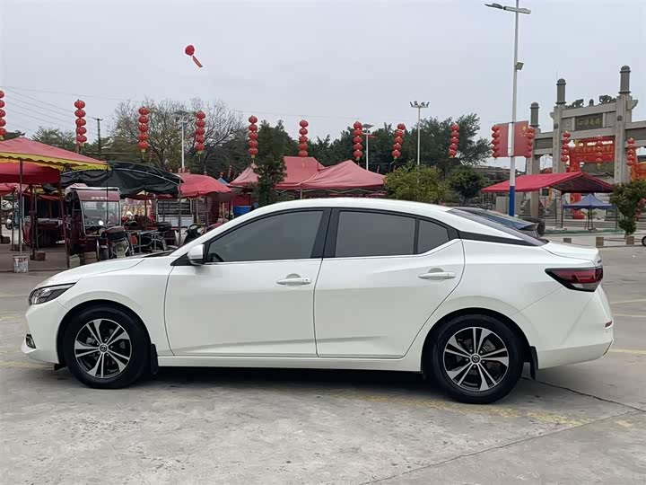 Фото 2 - Nissan Sylphy