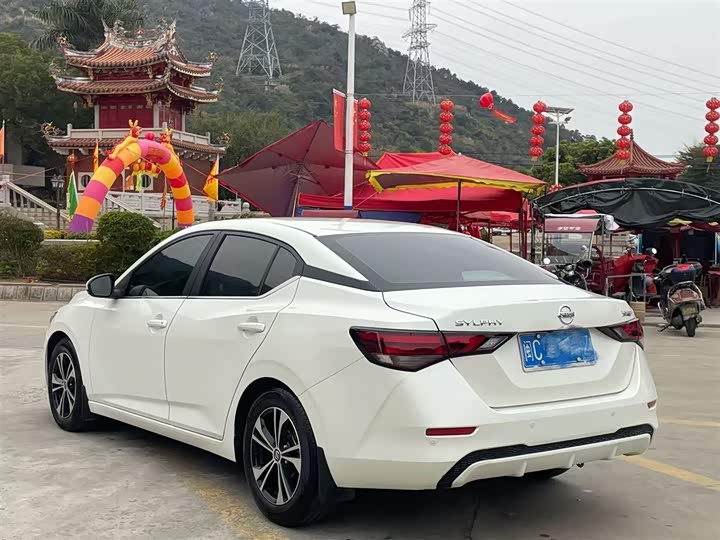 Фото 3 - Nissan Sylphy