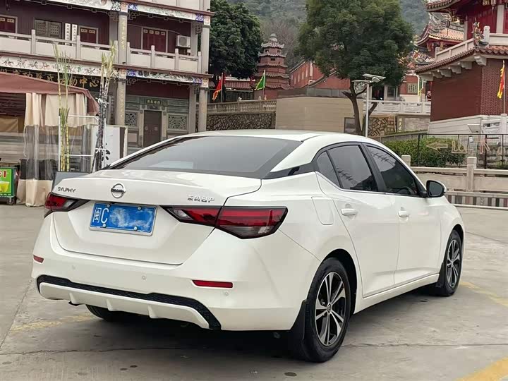 Фото 9 - Nissan Sylphy