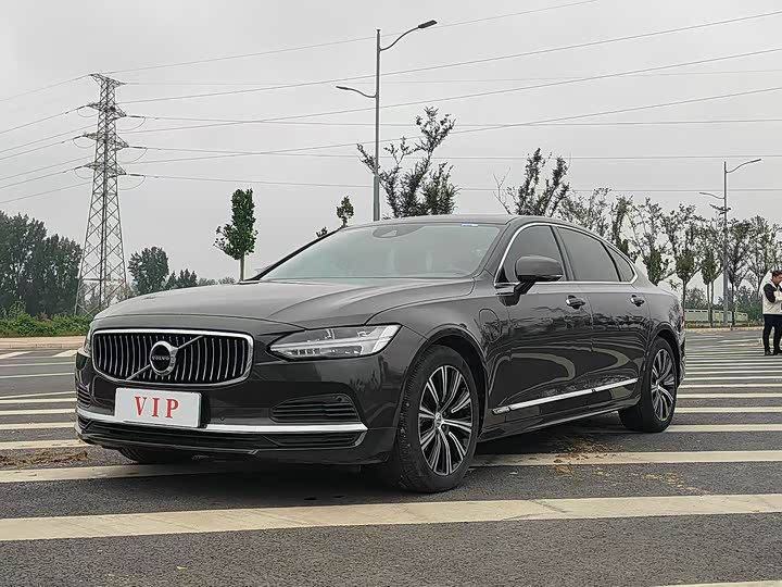 Фото 1 - Volvo S90 Hybrid