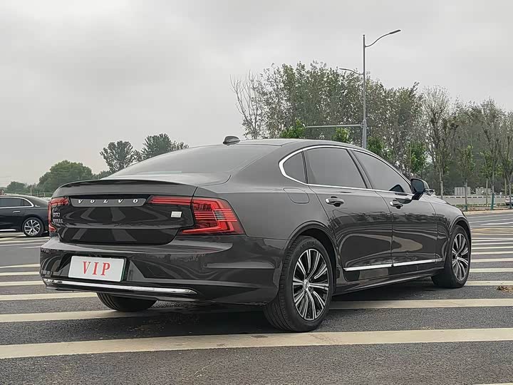 Фото 9 - Volvo S90 Hybrid