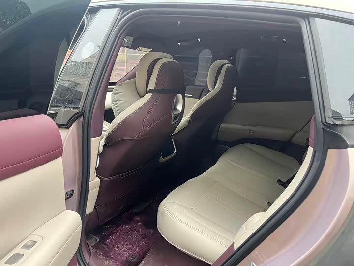 Фото 4 - Xiaomi YU7