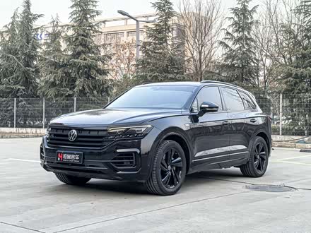 Фото 1 - Volkswagen Touareg