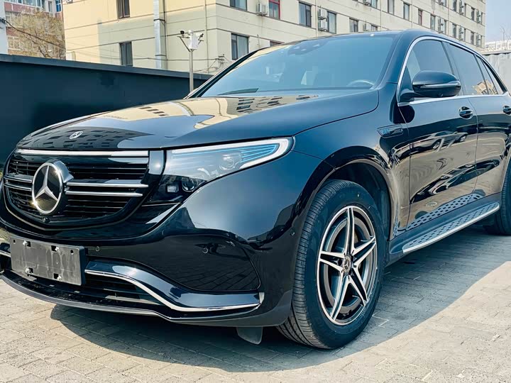 Фото 1 - Mercedes-Benz EQC