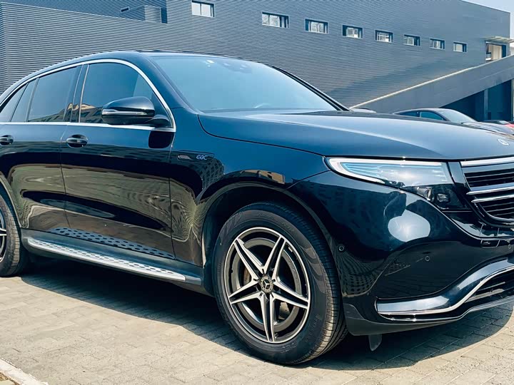 Фото 2 - Mercedes-Benz EQC