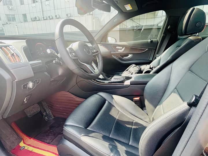 Фото 6 - Mercedes-Benz EQC