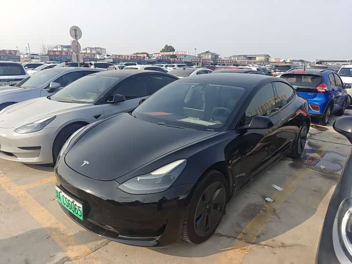 Фото 1 - Tesla Model 3