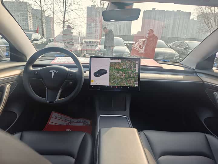 Фото 8 - Tesla Model 3