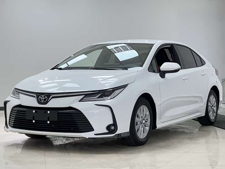 Фото 1 - Toyota Corolla