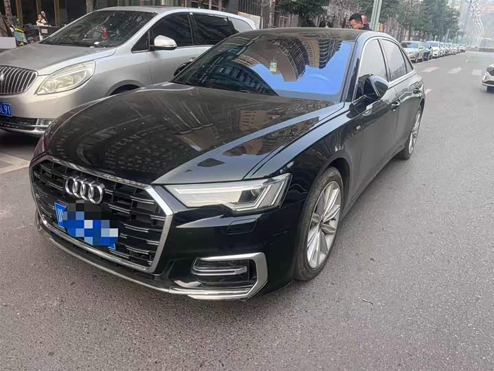 Фото 1 - Audi A6L