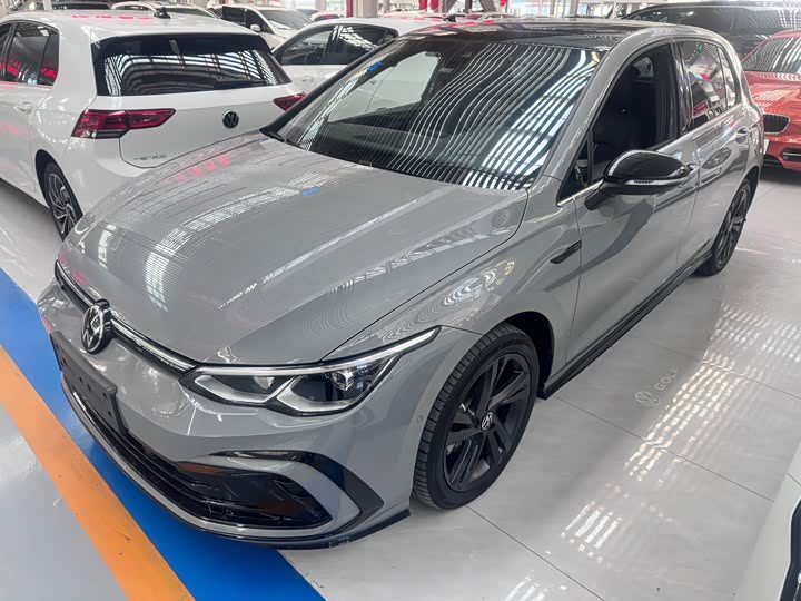 Фото 1 - Volkswagen Golf