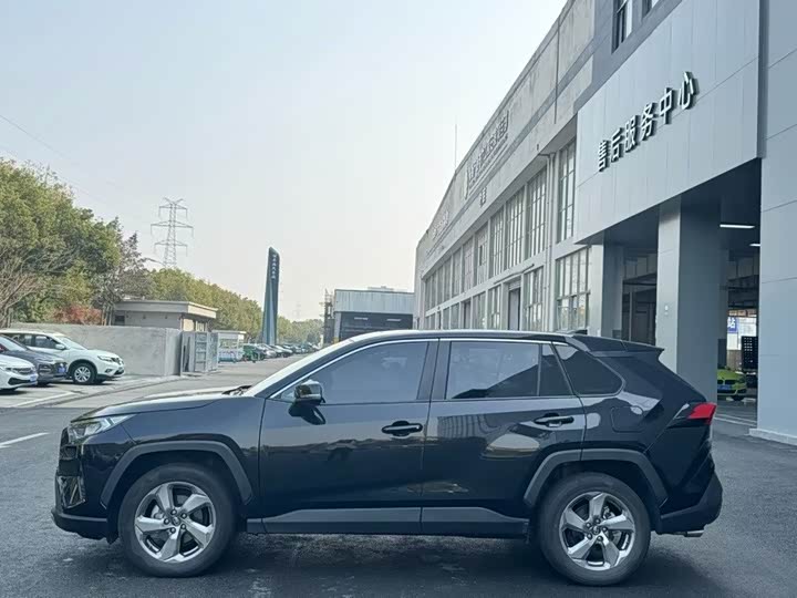 Фото 3 - Toyota RAV4