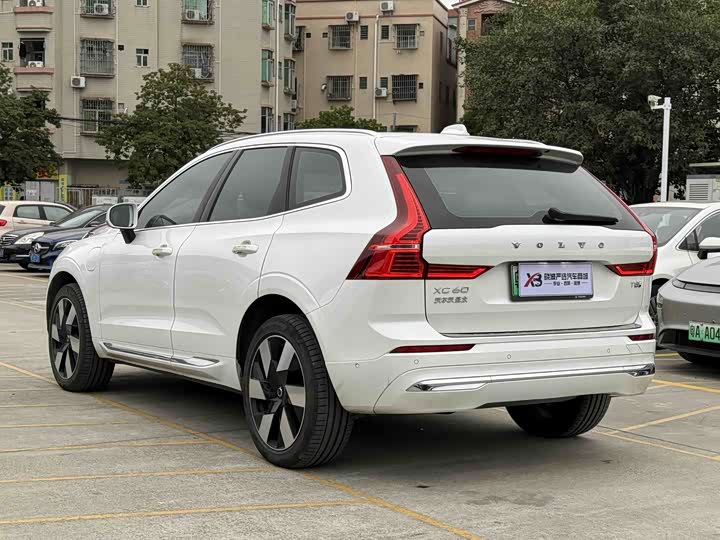 Фото 3 - Volvo XC60 Hybrid