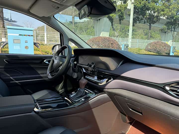 Фото 9 - GAC Trumpchi M6