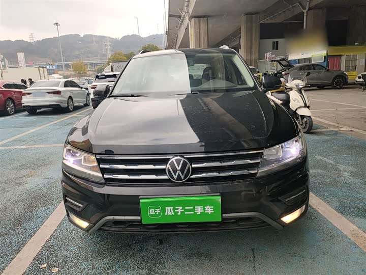Фото 3 - Volkswagen Tiguan L Pro