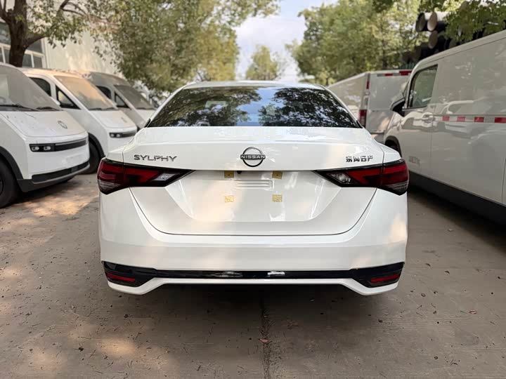 Фото 5 - Nissan Sylphy