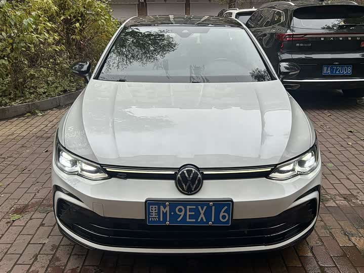 Фото 2 - Volkswagen Golf