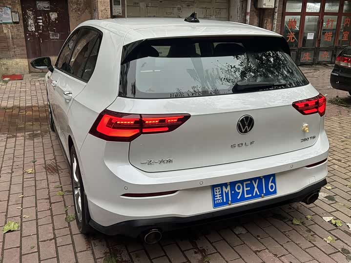 Фото 5 - Volkswagen Golf