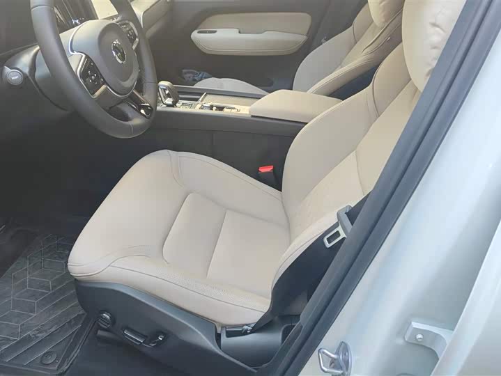 Фото 9 - Volvo XC60